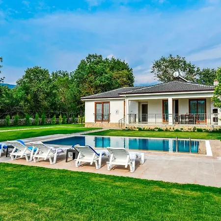 Doga - Kayakoy'de Muhtesem Ozel Havuzlu Villa *