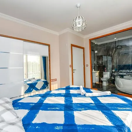 Doga - Kayakoy'de Muhtesem Ozel Havuzlu Villa *
