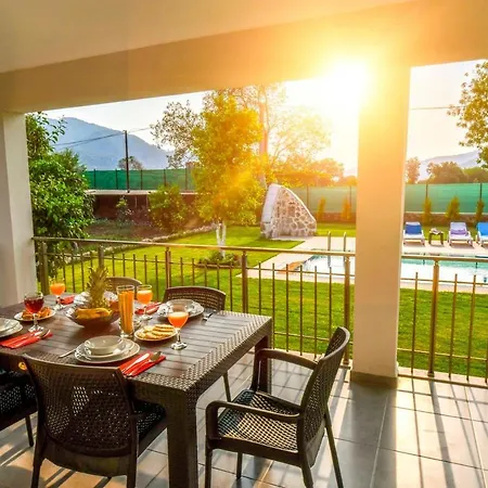 Doga - Kayakoy'de Muhtesem Ozel Havuzlu Villa *